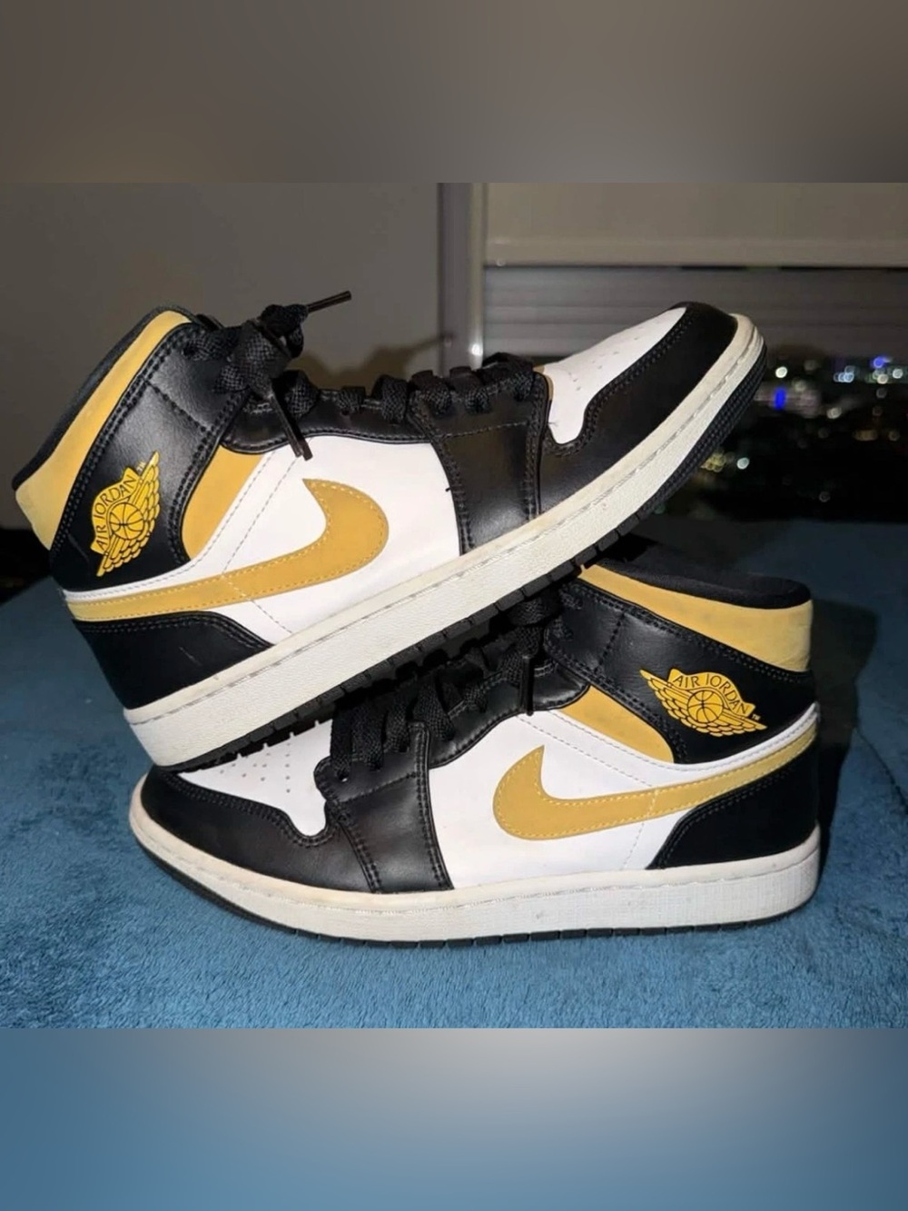 Jordan 1 Mid Men’s Sneakers - Black/White/Gold